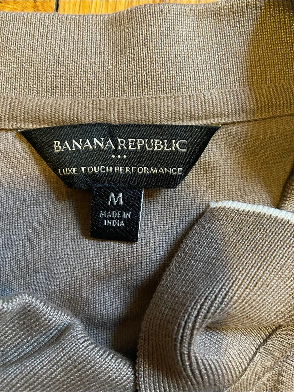 Banana Republic Taupe Short-Sleeve Button-Down with White Piping